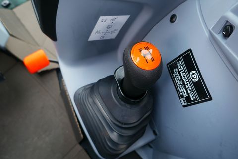 [3600-5923183-13.jpg]