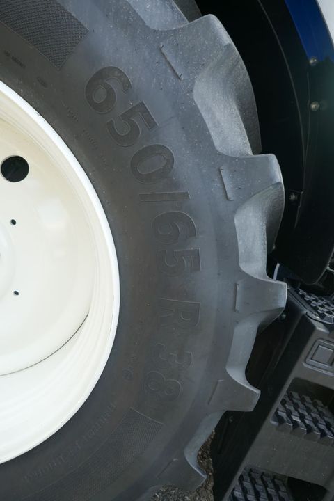 [3600-6104625-10.jpg]