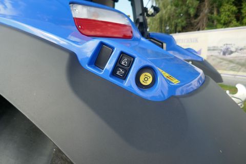 [3600-6104625-5.jpg]