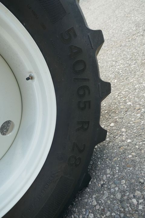 [3600-6104625-9.jpg]