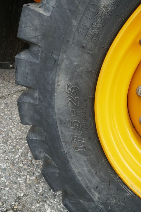 [3600-6222993-6.jpg]