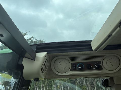 [3600-6227889-9.jpg]