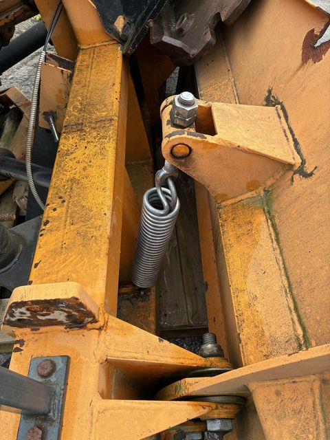 [3600-6343389-4.jpg]