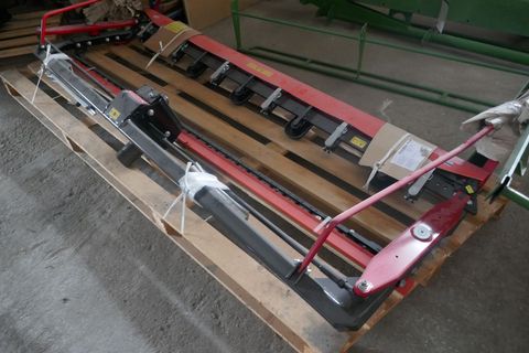 [3600-6391429-4.jpg]