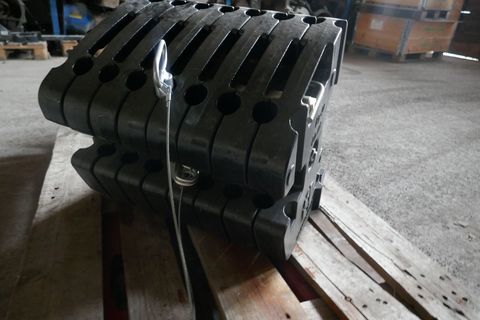 [3600-6395346-4.jpg]