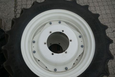 [3600-6395352-5.jpg]