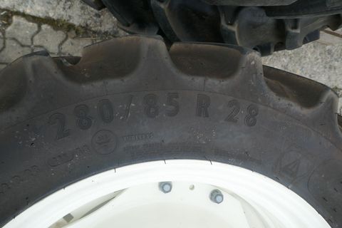 [3600-6395352-6.jpg]