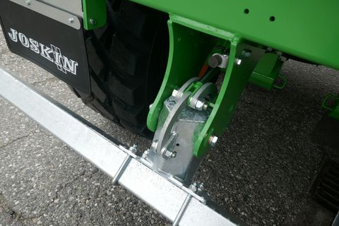 [3600-6430485-6.jpg]