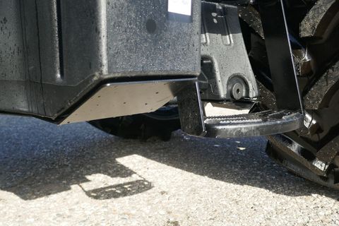 [3600-6440470-15.jpg]