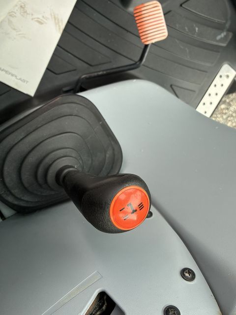 [3600-6477899-8.jpg]