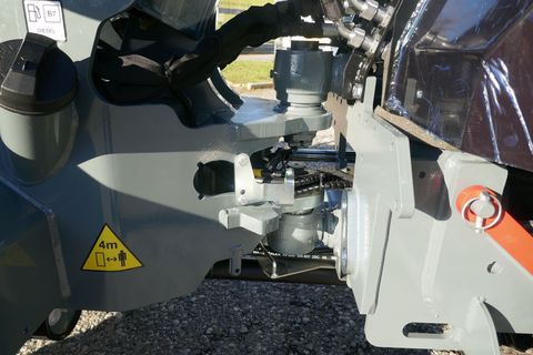 [3600-6482184-8.jpg]