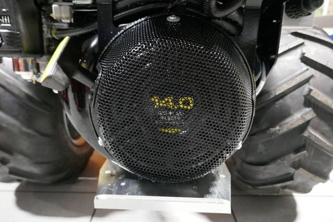 [3600-6542671-5.jpg]