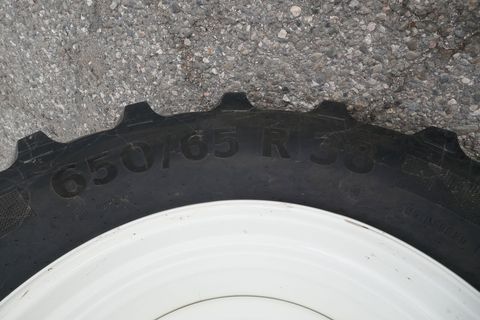 [3600-6549464-13.jpg]