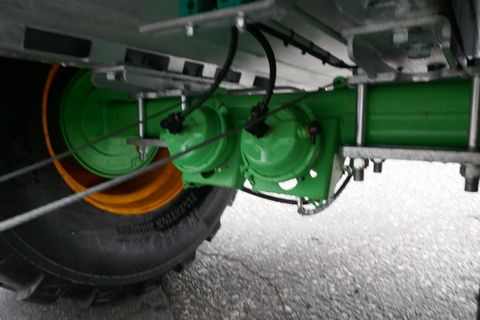 [3600-6550099-10.jpg]