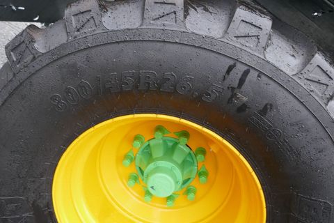 [3600-6550099-9.jpg]