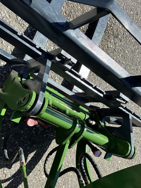 [3600-6561898-5.jpg]