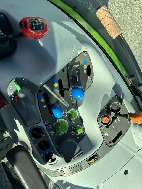 [3600-6649749-6.jpg]