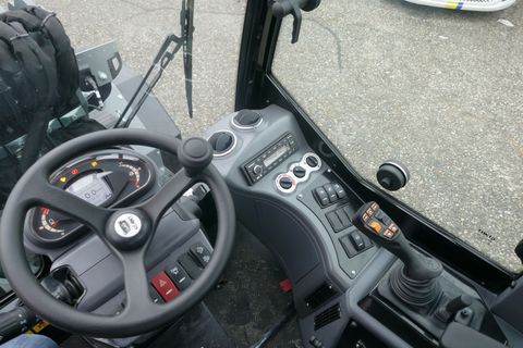 [3600-6663643-11.jpg]