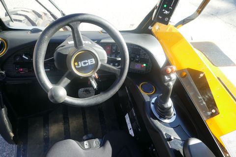 [3600-6757673-5.jpg]