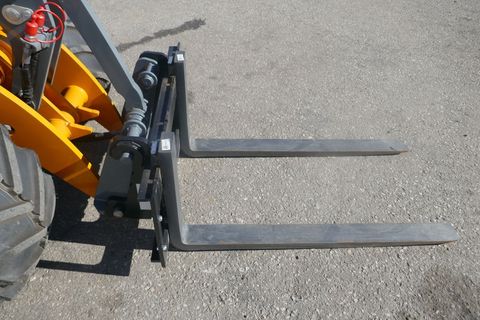 [3600-6757690-4.jpg]