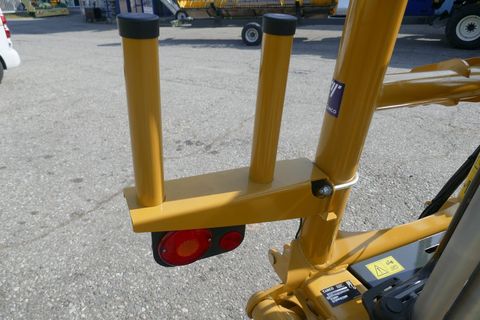 [3600-6794337-4.jpg]