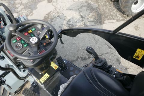 [3600-6828297-5.jpg]