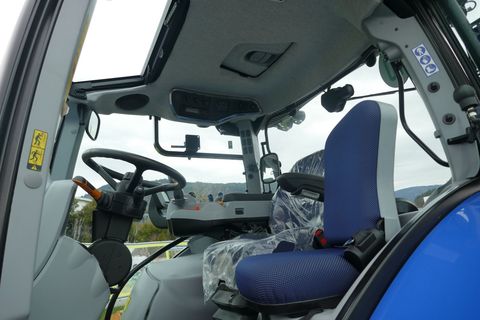 [3600-6884441-3.jpg]