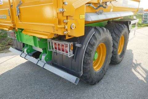 [3600-6888580-10.jpg]