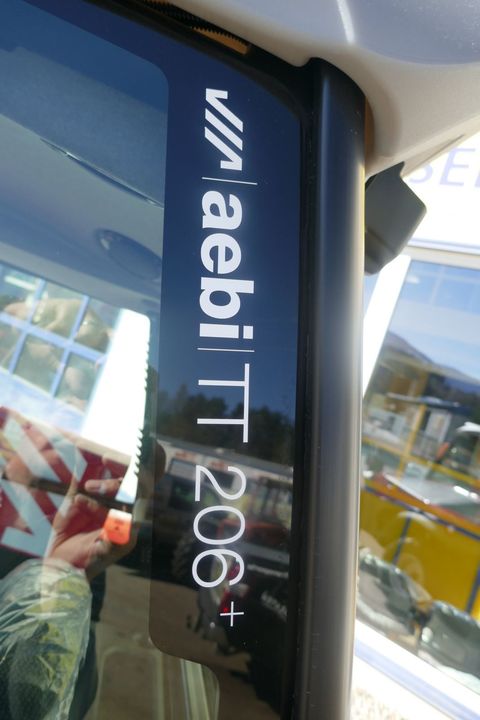 [3600-6888643-9.jpg]