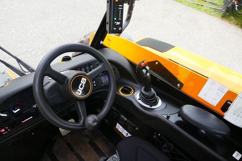 [3600-7047838-6.jpg]