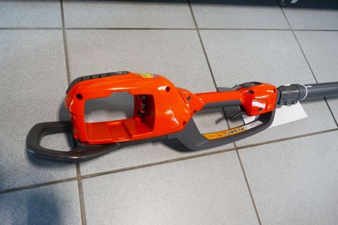 [3600-7067377-5.jpg]