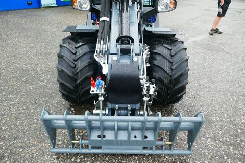 [3600-7128800-4.jpg]