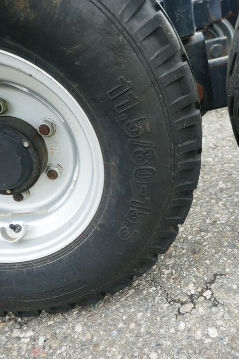 [3600-7128940-6.jpg]