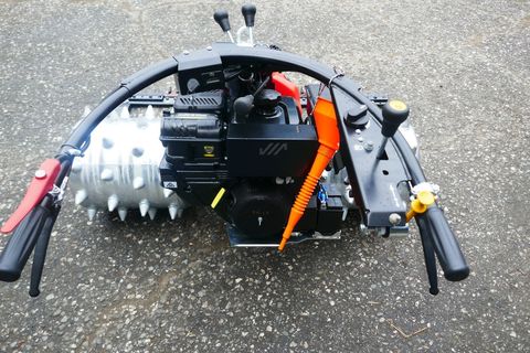 [3600-7151446-4.jpg]