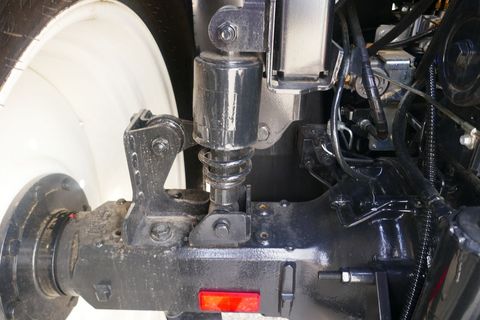 [3600-7213129-15.jpg]
