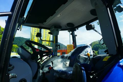 [3600-7224195-7.jpg]