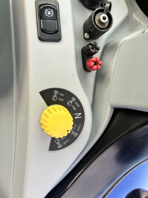 [3600-7297951-15.jpg]