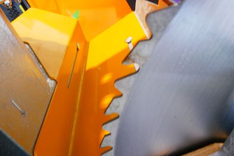 [3600-7310772-3.jpg]