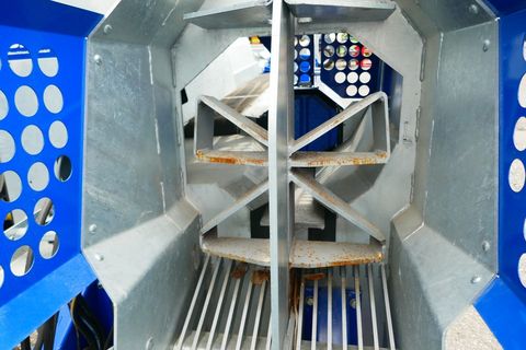 [3600-7451130-5.jpg]
