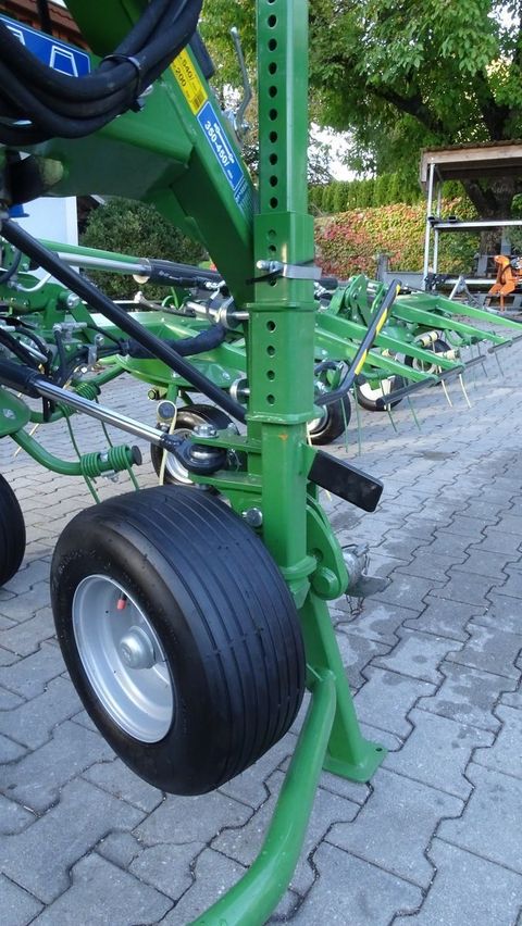 [4079-2881068-9.jpg]