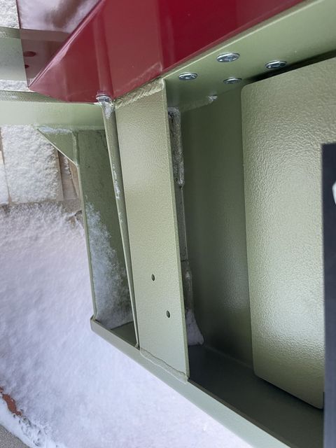 [4079-6588169-11.jpg]