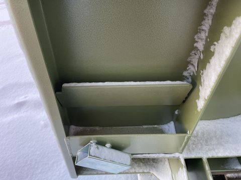 [4079-6588169-9.jpg]