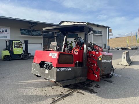 [4750-6478245-3.jpg]