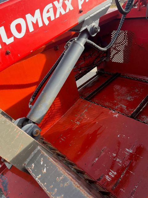 [4750-6478245-5.jpg]