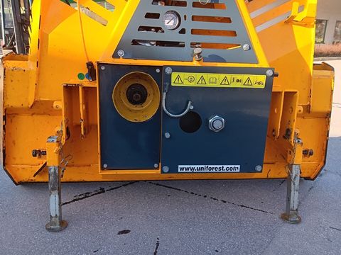 [6034-6769683-4.jpg]