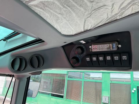 [6194-6644799-12.jpg]