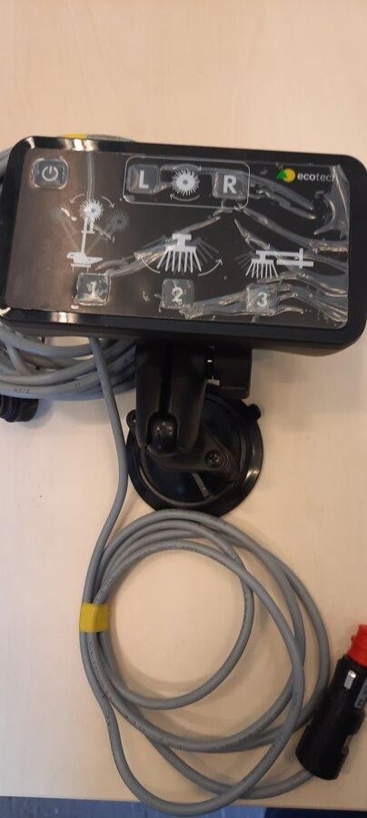 [6734-3380277-4.jpg]