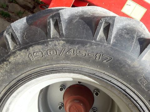 [6734-3887893-7.jpg]