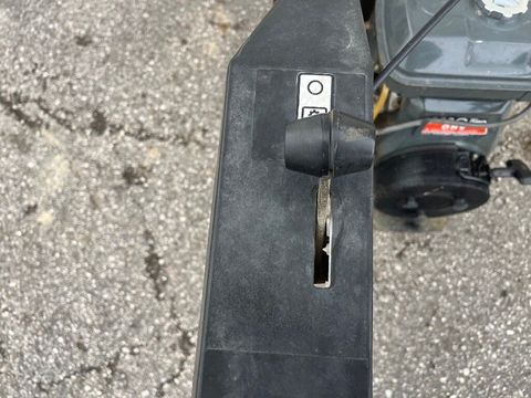 [7455-4255944-6.jpg]