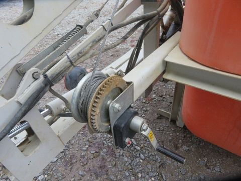 [7455-6518670-7.jpg]